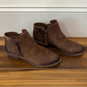 Gianni Bini Women 8.5 Leather Suede Ankle Bootie Double Zip Distress Brown NWOB